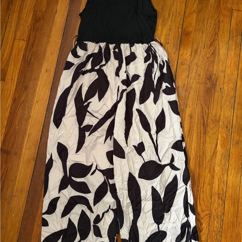 Emery Rose Sleeveless Black & White Leaf-Print Wide-Leg Jumpsuit
